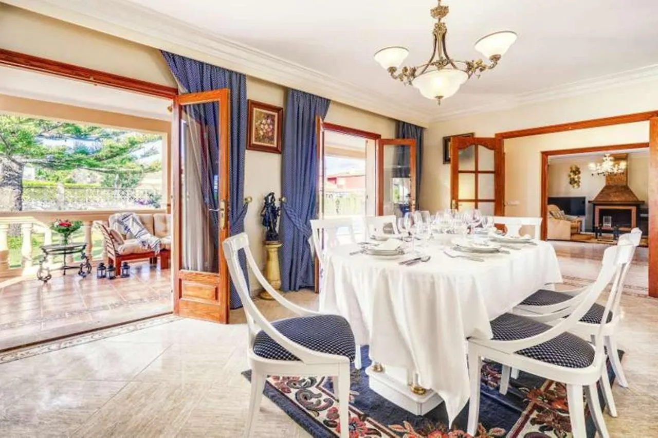 Villa Chabela Badia Blava Испания